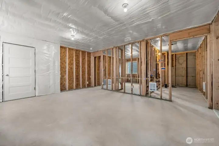 Photographs are for illustrative purposes only. Features, finishes, interior/exterior colors, landscaping and floorplan shown may vary from actual homes built.