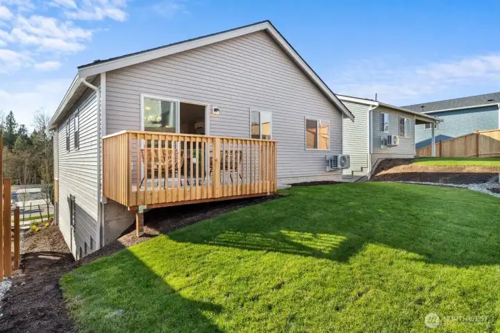 Photographs are for illustrative purposes only. Features, finishes, interior/exterior colors, landscaping and floorplan shown may vary from actual homes built.