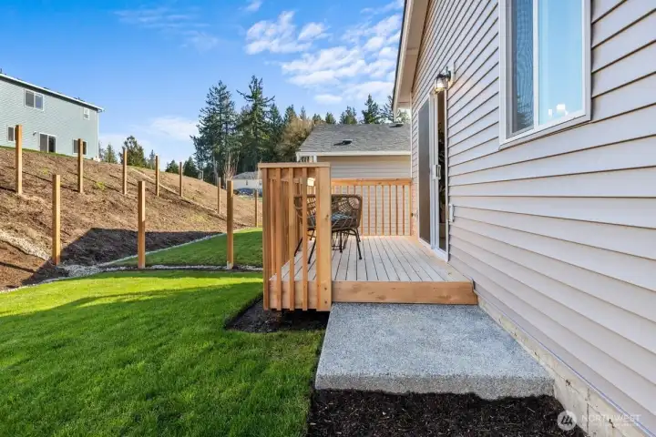 Photographs are for illustrative purposes only. Features, finishes, interior/exterior colors, landscaping and floorplan shown may vary from actual homes built.