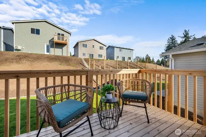 Photographs are for illustrative purposes only. Features, finishes, interior/exterior colors, landscaping and floorplan shown may vary from actual homes built.