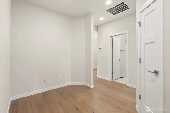 Flex space between bedrooms that includes cable/telephone outlet.