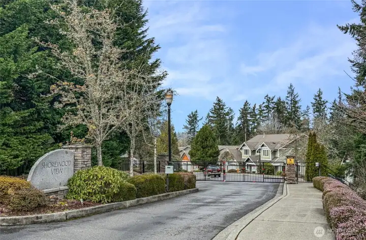 Gated entrance to cul-de-sac neighborhood, located off a dead end street. Very private!