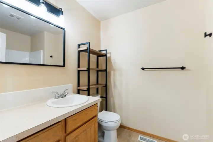 Upstairs full bathroom