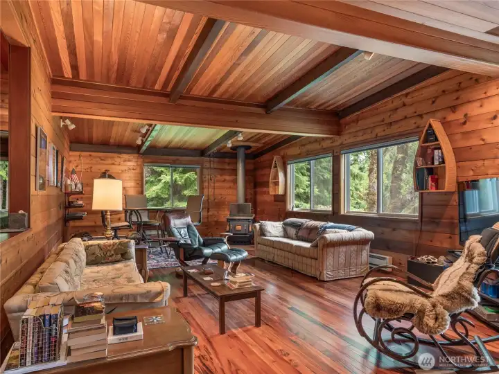 Spacious living room