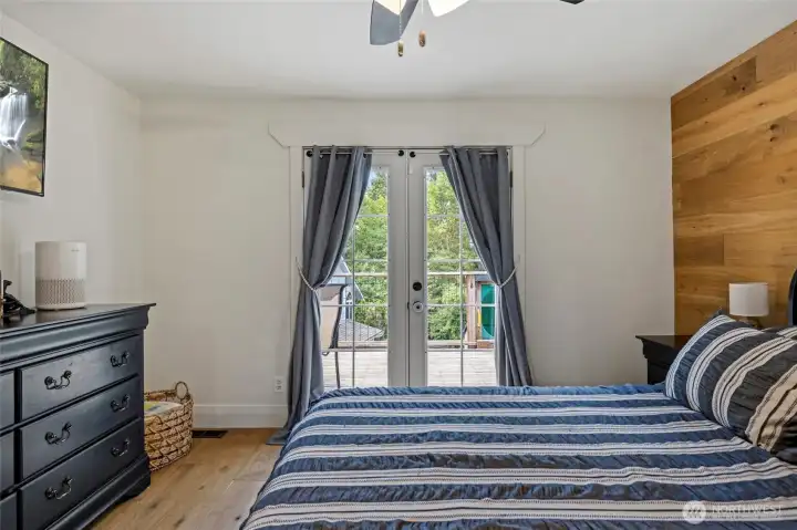 Main level-Primary bedroom