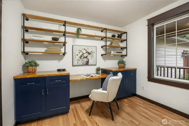 Main Floor Office/Den