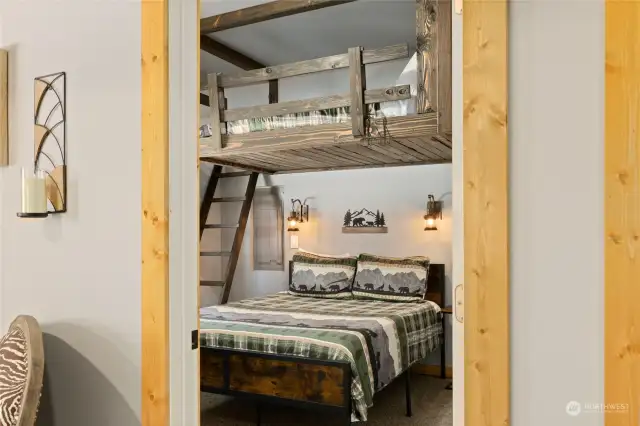 Custom built in bunk beds - Queen/Full