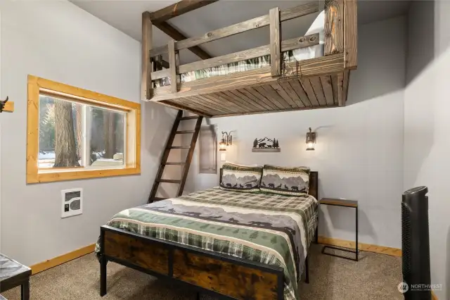 Custom built in bunk beds - Queen/Full