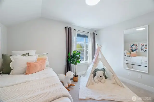 Another view of the kid's room.