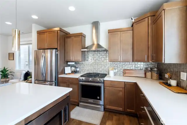 Another view of the kitchen.