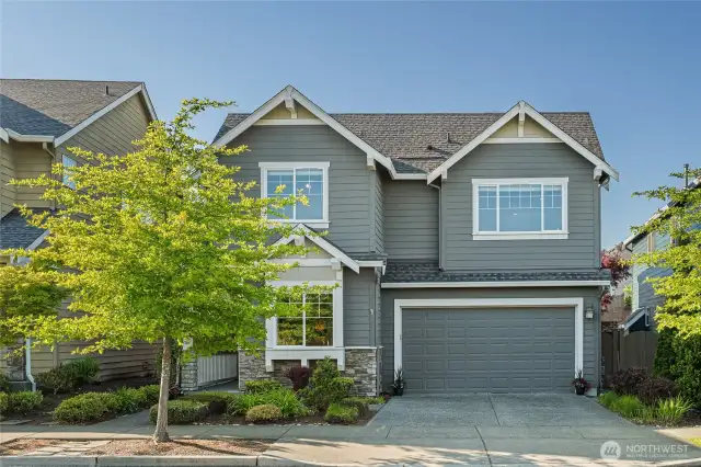 You are going to love this beautifully updated 2700 square foot 5 bedroom 3 bath home in ideal Eagle Point location in Snoqualmie Ridge.