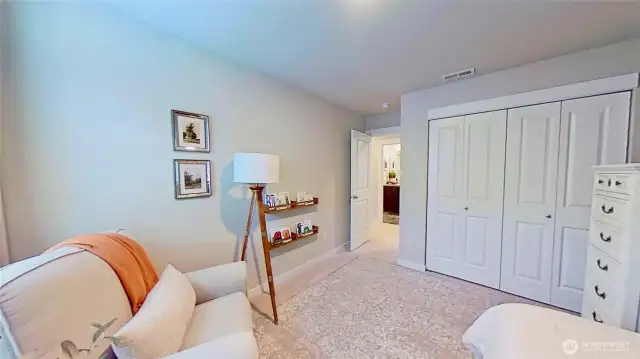 2nd bedroom