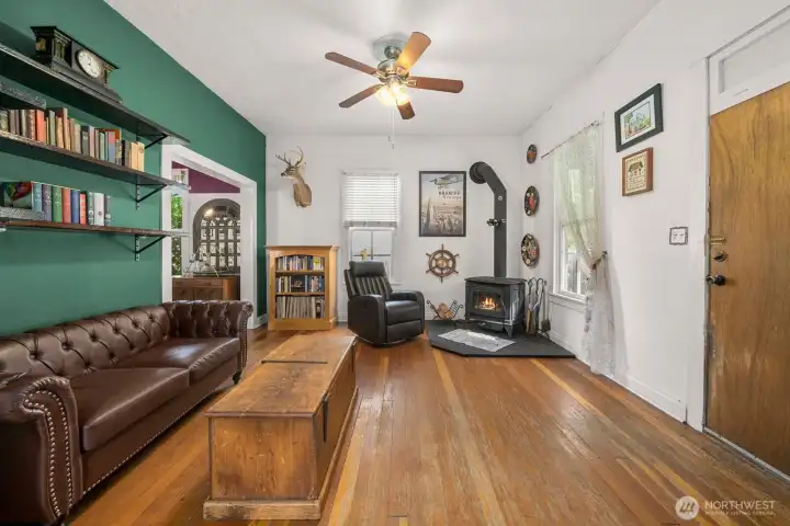 Entry/living room
