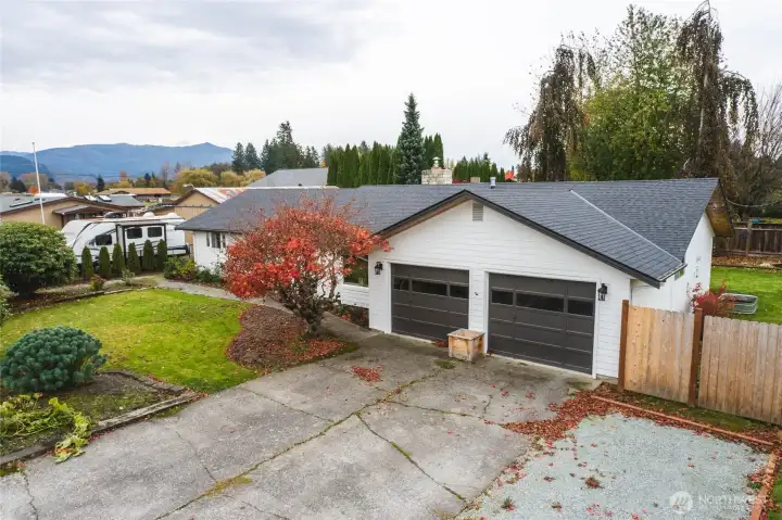 Lots of parking plus 2 car garage