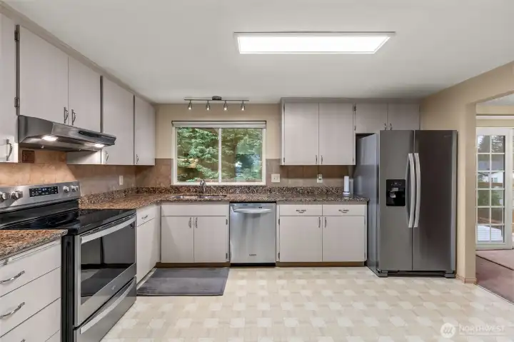 Kitchen w/ Stainless Steel appliances