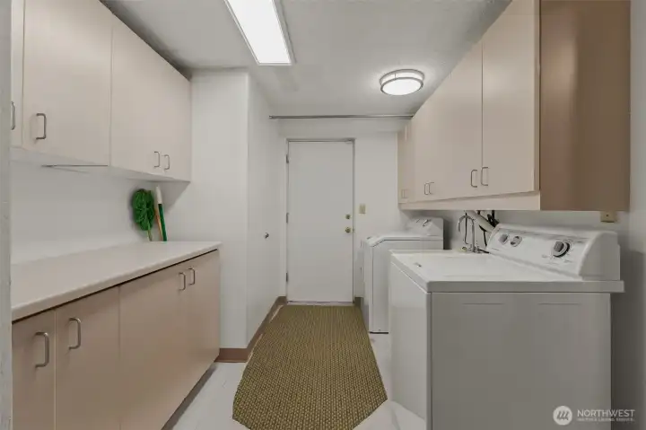 Utility/Mud Room w/ storage