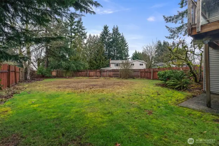 Large Landscaped Backyard w/ Garden Area