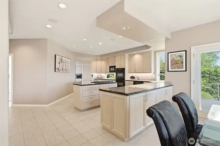 Kitchen/Dining Room - Island