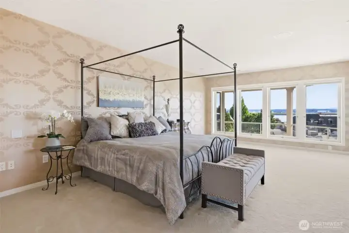 Primary Bedroom - Main