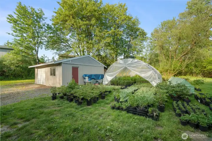 Detached 1-Car Garage with Shop