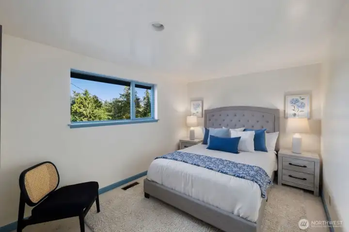 2nd bedroom