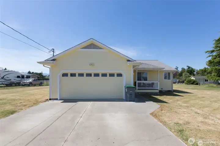 Second house on the property - totally remodeled! Separate address and entrance on Kendall Rd.