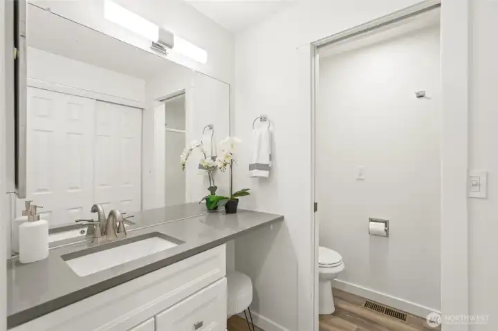 3/4 bath en suite in the primary bedroom 3/4 bath en suite in the primary bedroom
