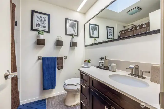 Full upper bath