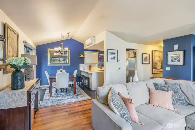 Living room/dining room