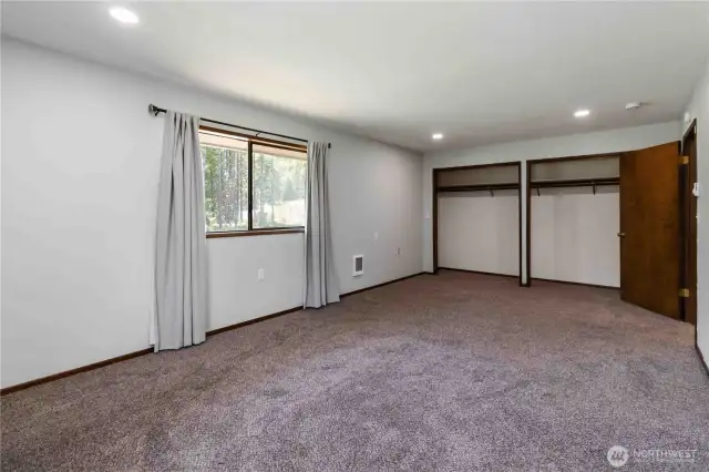 Bedroom #1  (Main)