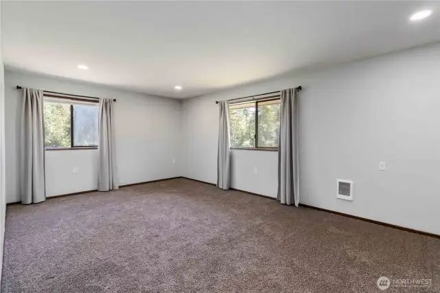 Bedroom #1 (Main)