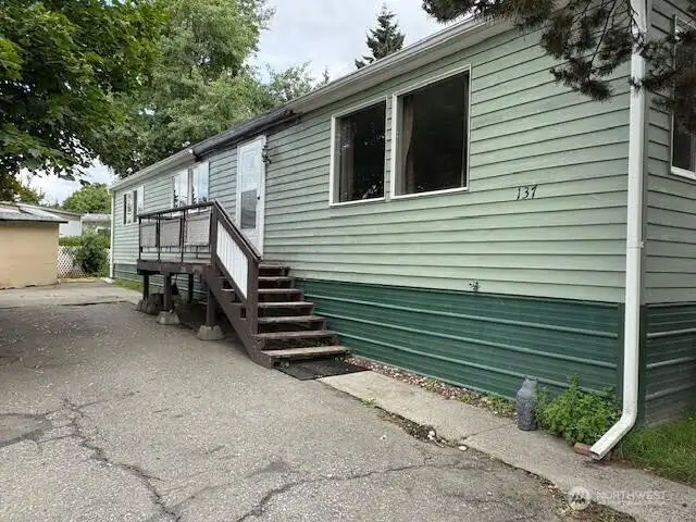 Front entry/porch