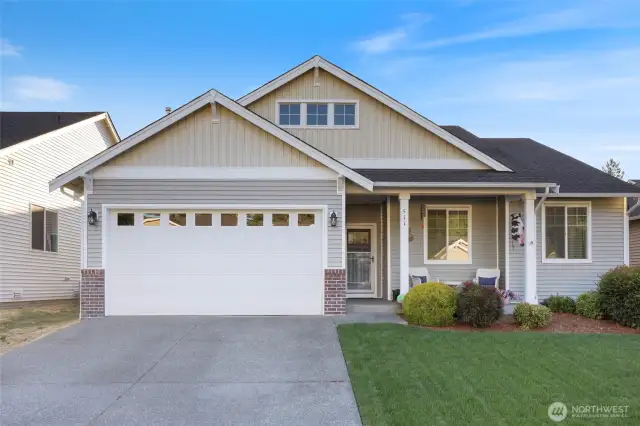 Lovely 3 bedroom, 2 bath home in quiet neighborhood, convenient to city amenities!