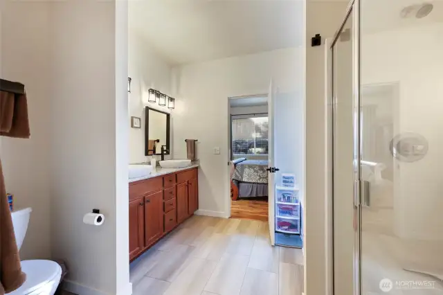 Another view of primary bath ...