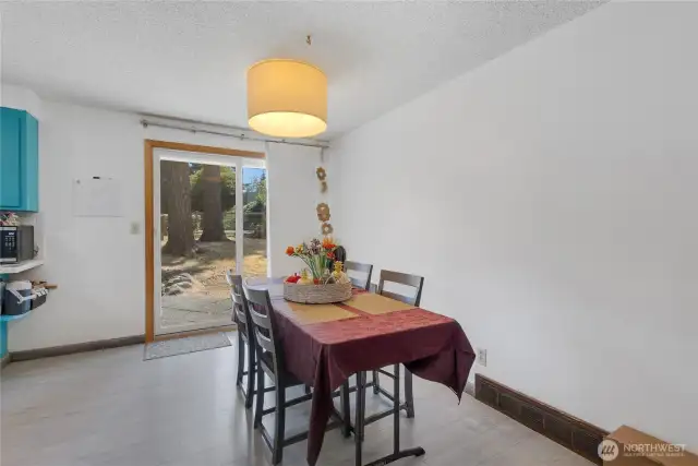 Nice sized dining room/eat in kitchen