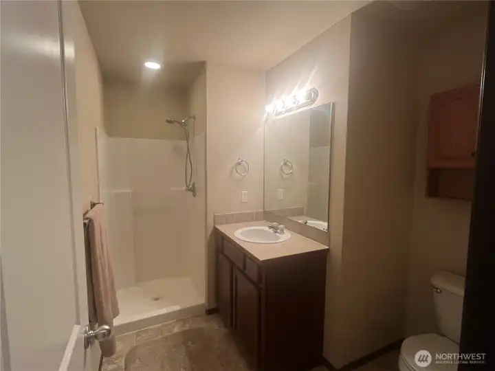 3rd Floor (Main Bath)