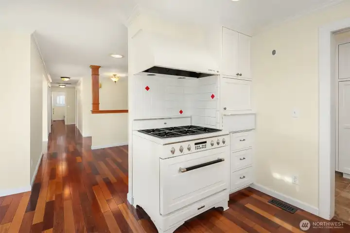 19th Century Style Heartland Six-Burner Gas Stove