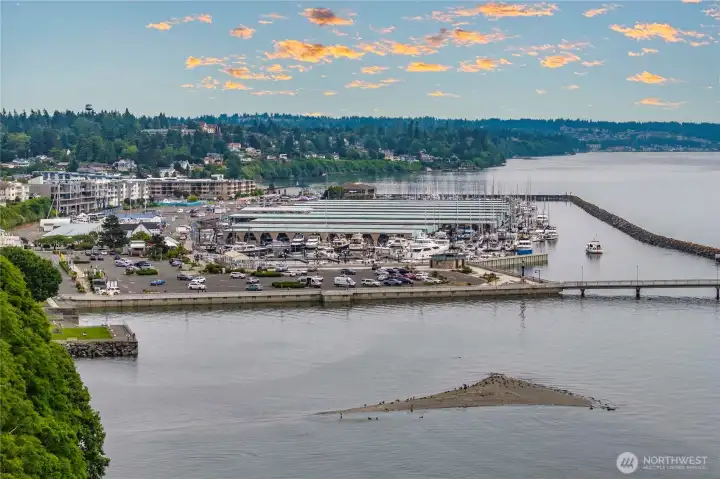 Located near Des Moines Marina, waterfront dining, and the popular Saturday Market.