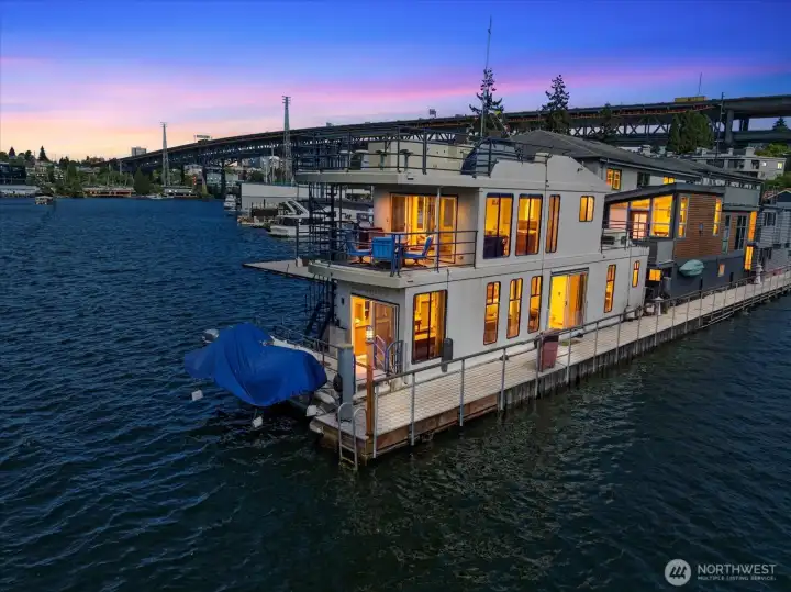 Remember you are allowed to do short-term rentals of 30 days or longer per King County code over water. View North towards the Ship Canal Bridge (I-5)...