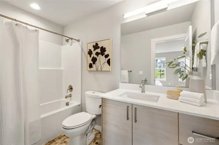 Junior Sute Bath - Model Home Unit 3