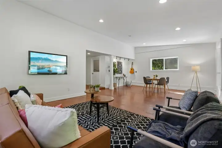 Bonus space, great room, studio, flex space