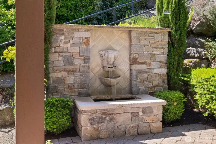 An easy place to entertain while listening to the sound of the water and nature around.