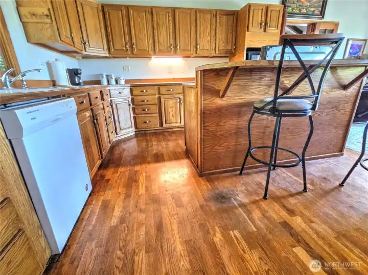 Beautiful oak plank floors