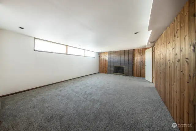 Huge Family/Recreation room with original fireplace