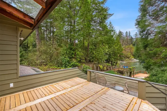 Trellised deck for all to enjoy the view.