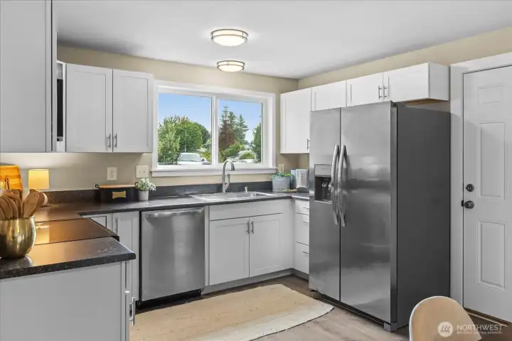 Lots of cabinet space!