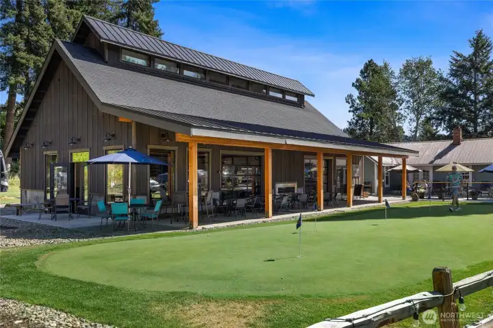 Nine Iron Bar and Grill