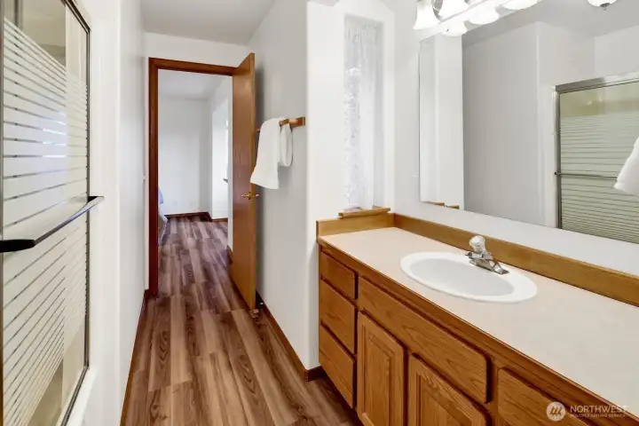 Main suite bathroom