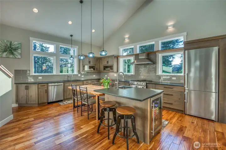 Functional and elegant kitchen space