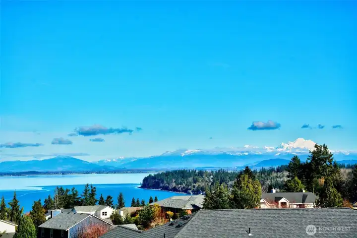 Mt Baker was out.  This home was built for the views!
